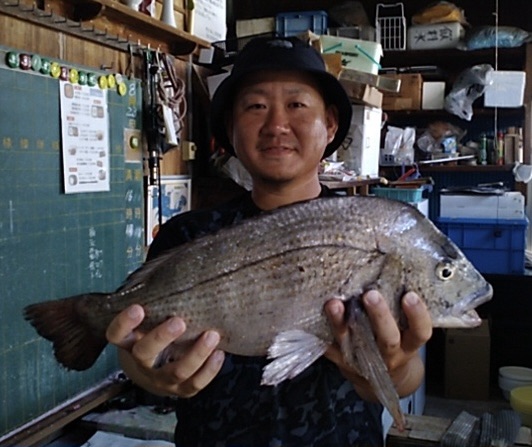 貯木場で年無しが釣れた(((o(*ﾟ▽ﾟ*)o)))♡サムネイル